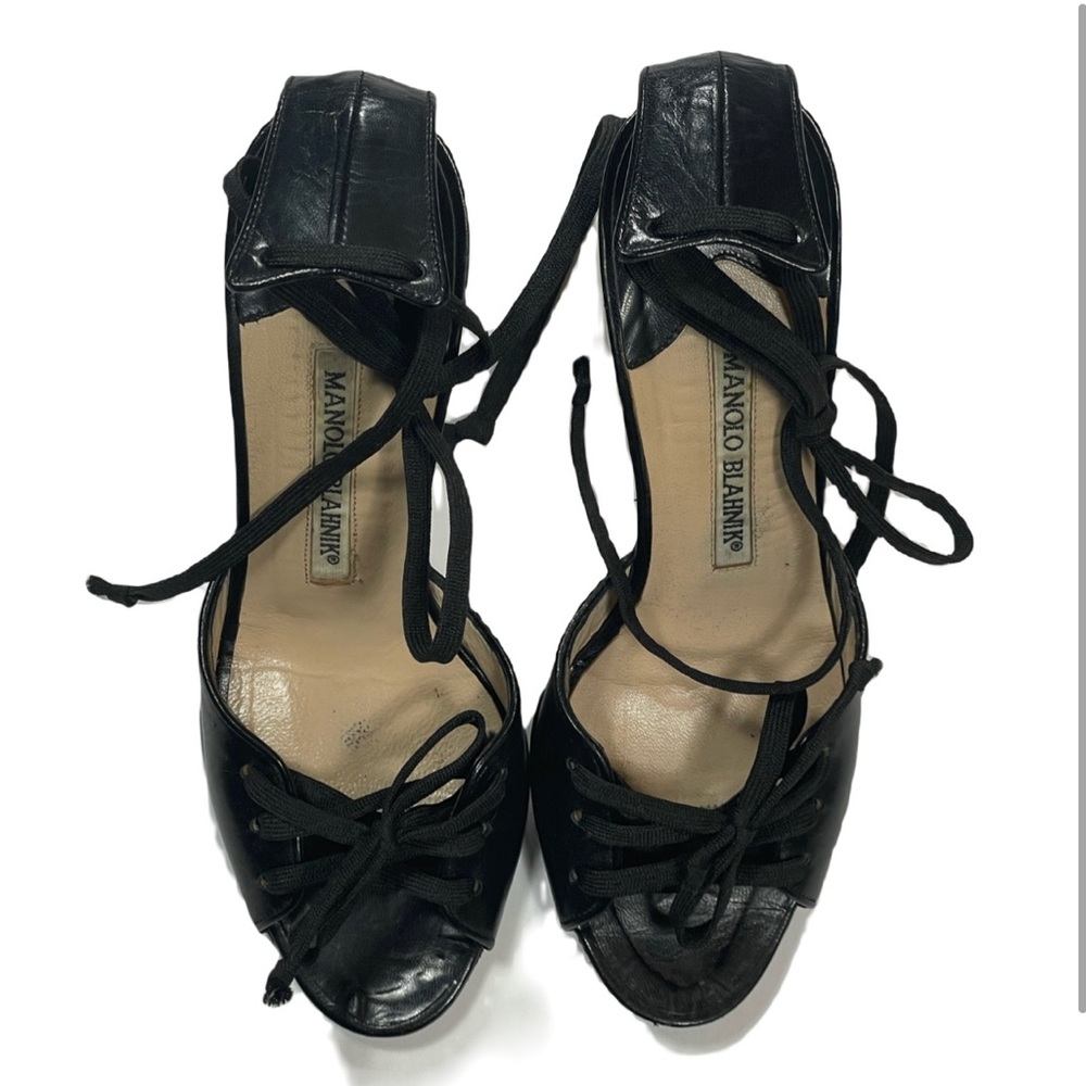 Manolo Blahnik Lace Up Heel’s